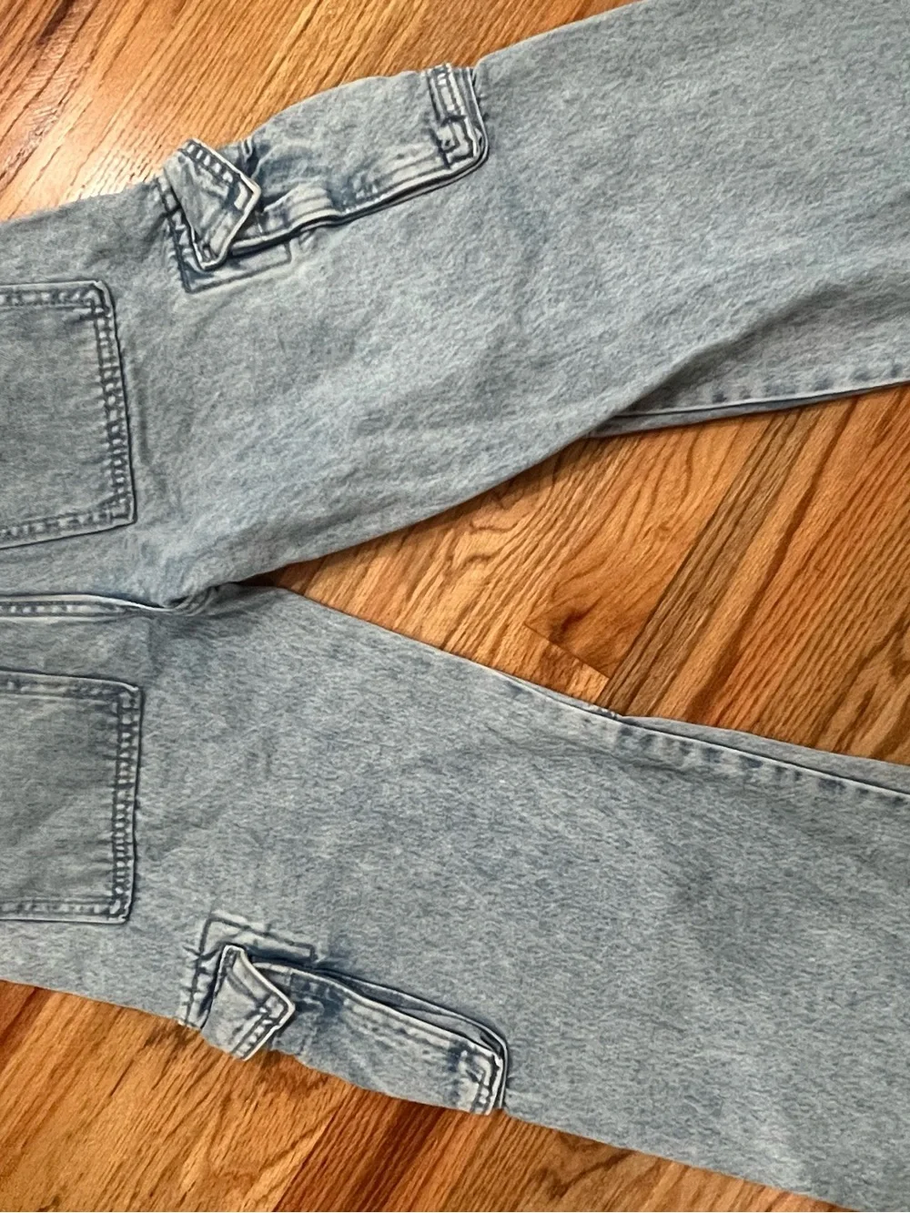 Girl’s Old Navy Light Blue Wide-Leg Cargo Jeans